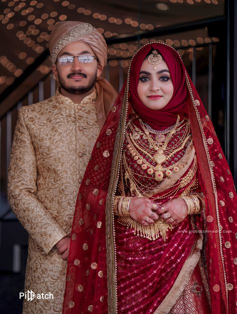 Wedding & Modeling Company The Wedding Storytellers! "Wedding&Modeling Photography" Connect INDIA🇮🇳: ☎️ +91 7594 919 999 , 📩+91 9961 995 200 Wedding Model Poses, Muslim Bride Photoshoot, Muslim Brides Indian, Nikah Photography, Muslim Wedding Photos, Bridal Hijab Styles, Modesty Dress, Girls Fasion, Hijabi Brides