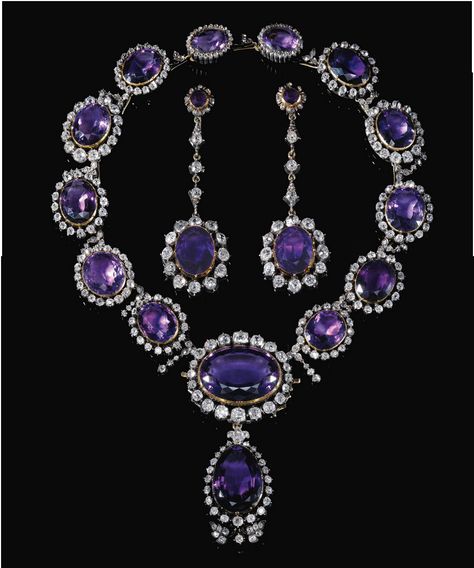 Royal Tiaras, Historical Jewellery, Family Jewels, Purple Necklace, Royal Jewels, Amethyst Jewelry, A Necklace, Royal Jewelry, Crown Jewels