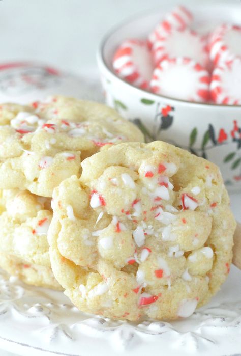 White Chocolate Peppermint Cookies, Perfect Chocolate Chip Cookie Recipe, Peppermint Recipes, Chocolate Peppermint Cookies, Christmas Peppermint, Perfect Chocolate Chip Cookies, Dollhouse Christmas, Best Christmas Cookies, Peppermint Cookies