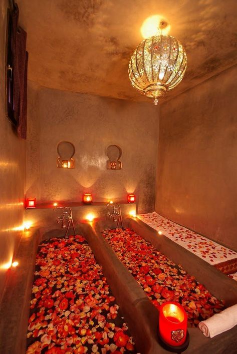 Spa Hammam, Moroccan Bath, Tattoo Modern, Moroccan Interior Design, Spa Holiday, Spa Owner, Spa Room Decor, Spa Interior Design, Pretty Bathrooms