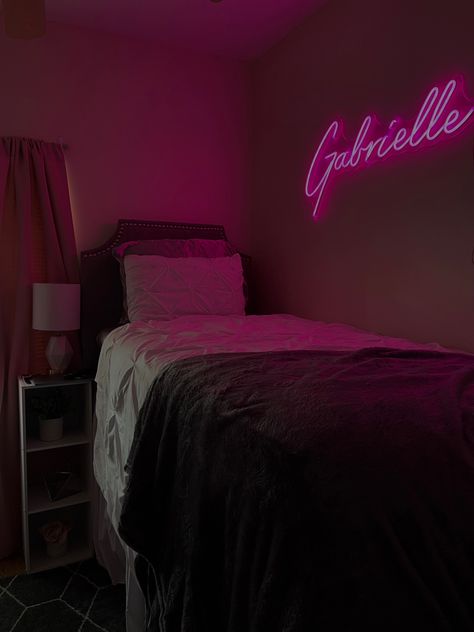 Dorm Neon Sign, Black Girls College Dorm Girl Rooms, Hot Pink Dorm Room Ideas, College Dorm Room Ideas Black Women, Dorm Room Ideas Black Girls College, Black And Pink Dorm Room, Hbcu Dorm Room Ideas, Dorm Bed Ideas, Pink College Dorm Room Ideas