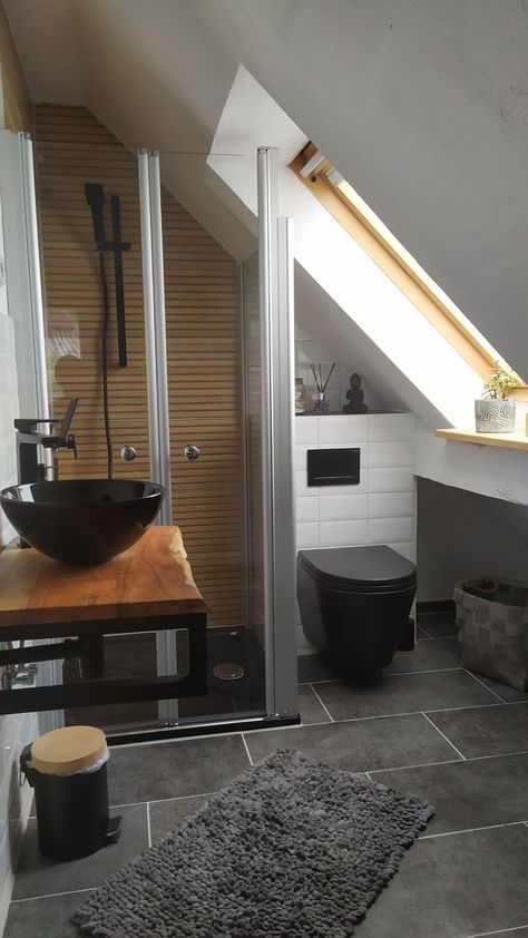 Under Roof Bathroom, Loft Bathroom Ideas Sloped Ceiling, Slanted Ceiling Bathroom, Loft Bathroom Ideas, Attic Bathrooms, Sloped Ceiling Bathroom, Attic Shower, Attic Bathroom Ideas, Small Attic Bathroom