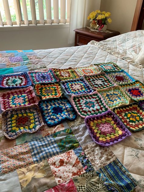 Scrappy Crochet blocks Scrappy Granny Square Crochet Blankets, Crochet Projects Scrap Yarn, Scrappy Crochet Projects, Crochet Scraps Projects, Crochet Blocking, Scrappy Crochet Blanket, Scrappy Crochet, Scrap Yarn Blanket, Crochet Scrap Blanket