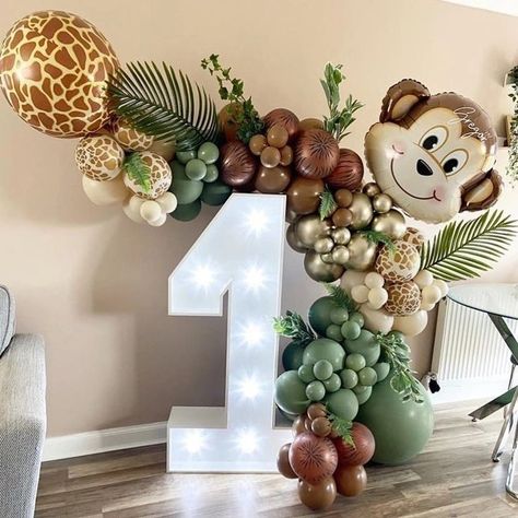 Safari Theme Birthday Party, Safari Birthday Party Decorations, Jungle Theme Birthday Party, Jungle Thema, Wild Birthday Party, 1 Balloon, Baby Birthday Decorations, Boys 1st Birthday Party Ideas, Jungle Theme Birthday