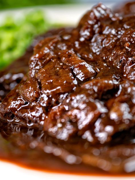 Beef Braising Steak Recipes, Braised Ribeye Steak, Braised Steak Recipes, Braising Steak Recipes, Beef Brasato, Beef Main Dishes, Braised Steak And Onions, Caramalised Onions, Beef Gravy Recipe