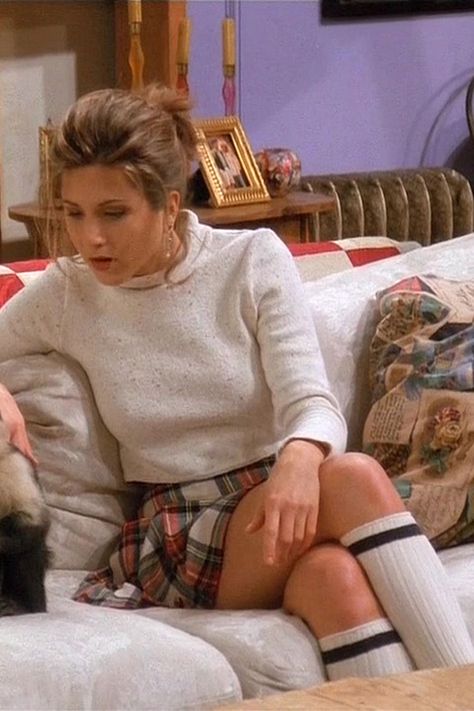 34 Rachel Green Fashion Moments You Forgot You Were Obsessed With on Friends - Cosmopolitan.com Moda Z Lat 90., Estilo Rachel Green, 1990 Style, Rachel Green Friends, Rachel Green Style, Rachel Green Outfits, Jenifer Aniston, Cher Horowitz, Mode Grunge