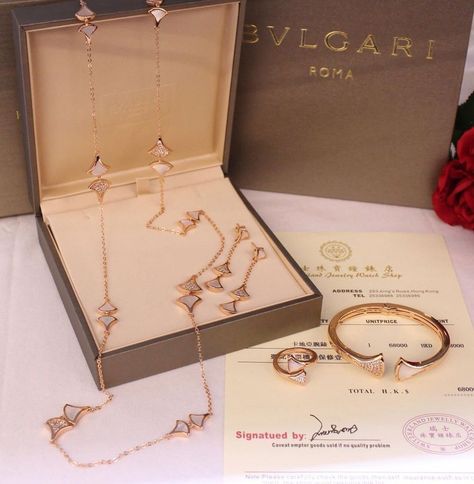 Bulgari Jewelry Set, Silver Necklace Designs, Bulgari Jewelry, Jewelry Logo Design, Jewelry Packaging Box, Bvlgari Jewelry, Islamic Jewelry, Crystal Wedding Jewelry, Diamond Jewelry Set