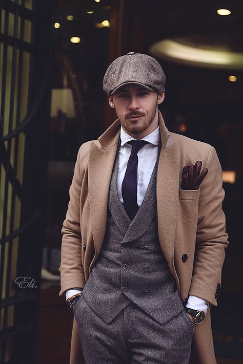 Damien Broderick Peaky Blinders Style Suit, Mode Ab 50, 1920s Mens Fashion, Dandy Style, Semi Formal Outfits, Face Swap, Dress Suits For Men, Formal Outfits, Fashion Suits For Men