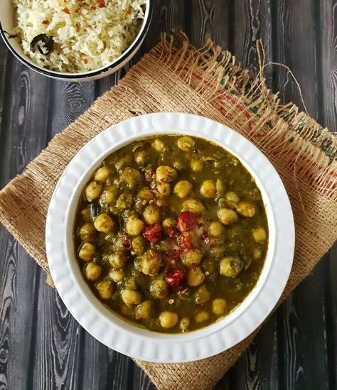 How To Make Palak Choley | Chana Palak Recipe » Maayeka Chana Palak, Palak Recipe, Raw Jackfruit, Healthy Curry, Chickpea And Spinach Curry, Punjabi Cuisine, Jeera Rice, Aloo Gobi, Spinach Curry