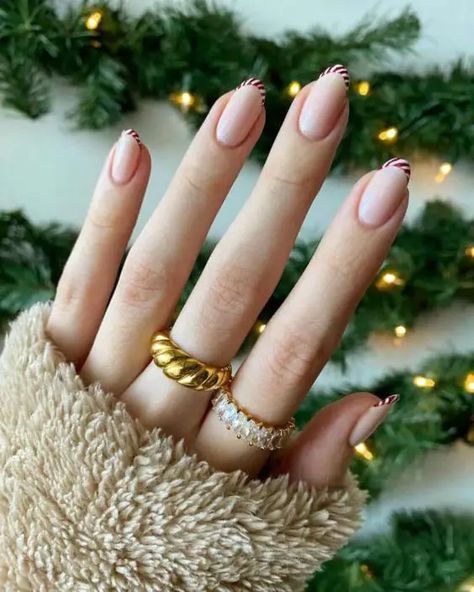 Nail Art Noel, Snowman Nails, Holiday Nails Christmas, Candy Cane Nails, Red Christmas Nails, Nails Gold, Tree Nails, Plaid Nails, Cute Christmas Nails