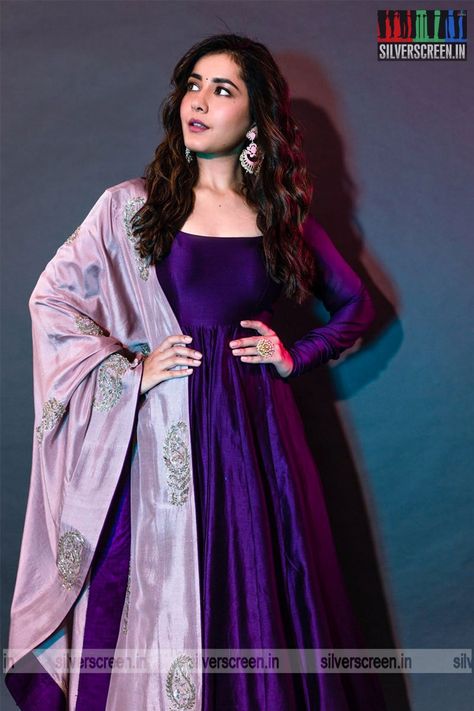 Raashi Khanna, Long Gown Design, Simple Frocks, Anarkali Dress Pattern, Long Kurti Designs, Long Dress Design, Half Saree Designs, Salwar Kamiz, Fancy Dresses Long