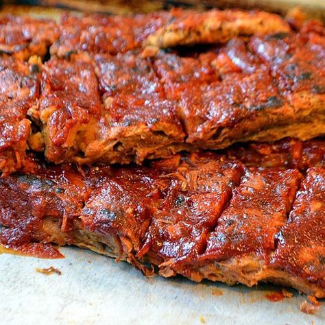 Totally #vegan ribs.   Made with jackfruit for extra shreddability (yes I just invented that word.)  Recipe is live on my blog! Linked in description above. Jackfruit Ribs, Vegan Ribs, Bbq Jackfruit, Jackfruit Recipes, Potato Cheese, Vegan Bbq, Vegan Main Dishes, Gravy Recipe, Vegan Eats