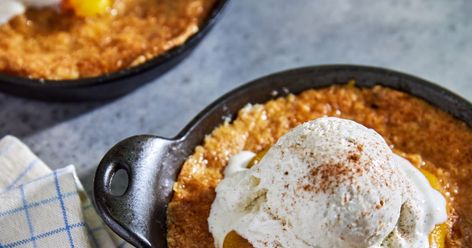 Joanna Gaines Peach Cobbler Recipe, Joanna Gaines Peach Cobbler, Skillet Peach Cobbler, Magnolia Table Recipes, Magnolia Kitchen, Peach Dessert, Cinnamon Coffee Cake, Yummy Deserts, Magnolia Table