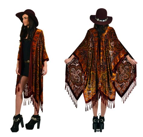 Southwestern Gothic Fashion, Gothic Hippy Outfit, Witchy Kimono Outfit, Hippie Winter Shawl, Gypsiesoul Fashion Outfits, Hippy Fashion, Lifestyle Dresses, Moda Hippie, Witch Fashion