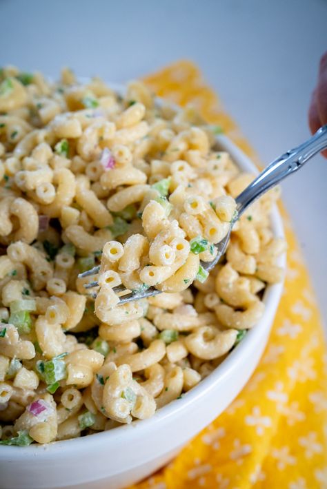 Bow Tie Macaroni Salad, Pasta Pea Salad Recipes, Easy Macaroni Salad Recipes, Spam Macaroni Salad, Macaroni Side Dishes, Macronie Salad Easy, Macaroni Salad No Mayo, 12tomatoes Recipes, Macaroni Salad Recipes