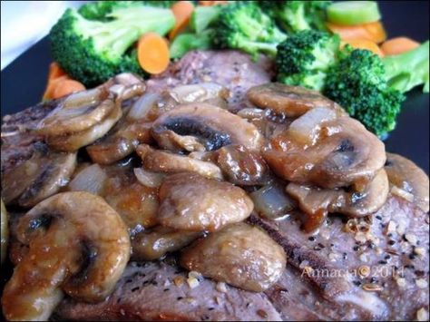 Carpetbagger Steak Recipe - Food.com Steak With Mushroom Sauce, Mushroom Sauce Steak, Mushroom Sauce Recipe, Grandmothers Kitchen, Paella Recipe, Seared Steak, Emperor Penguin, Mushroom Sauce, Sauteed Mushrooms