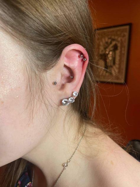 Ear Piercings 3, Triple Conch Piercing, Triple Helix Piercing, Triple Helix, Piercing Inspo, Forward Helix, Double Helix, Conch Piercing, Ear Piercing