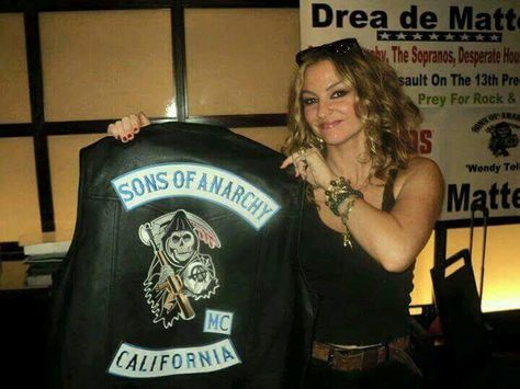 Sons Of Anarchy Cast, Adriana La Cerva, Sons Of Anarchy Mc, Biker Chick Style, Sons Of Anarchy Motorcycles, Charlie Hunnam, Biker Chick, Sons Of Anarchy, Batwoman