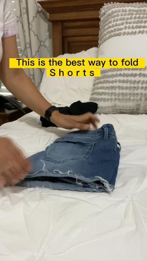 Best Way To Fold Shorts, How To Fold Shorts, How To Fold Jeans, Folding Jeans, Diy Clothes Hacks, Packing Hacks Clothes, Kitchen Ideas Modern, Shirt Folding, Packing Clothes