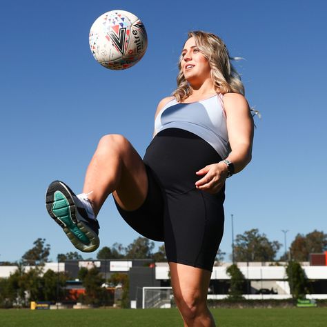 Fitness For Pregnant Women, Pregnant Sport, Katrina Gorry, Pregnant Fitness Model, Athletic Pregnant Women, Throwback Pic, Gorgeous Pregnant Women, Maternity Activewear, Soccer Player