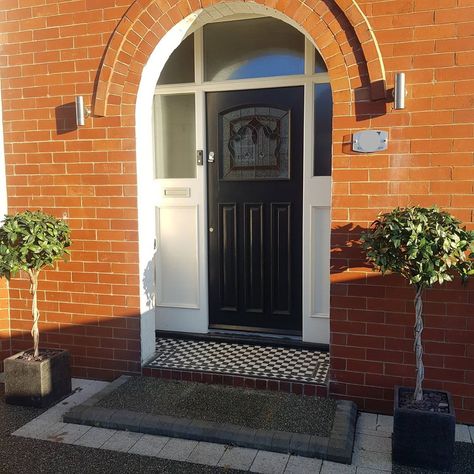 Jo on Instagram: “#transformationtuesday pic of our 1930s front door. I couldn't wait to get rid of the most pointless porch ever to show off the arch. It…” 1930s Style Front Door, Backdoor Ideas Back Doors, 1930s Porch, 1930s Front Door, 1930s Doors, Front Door Steps, Front Door Styles, 1930s House, Front Door Porch