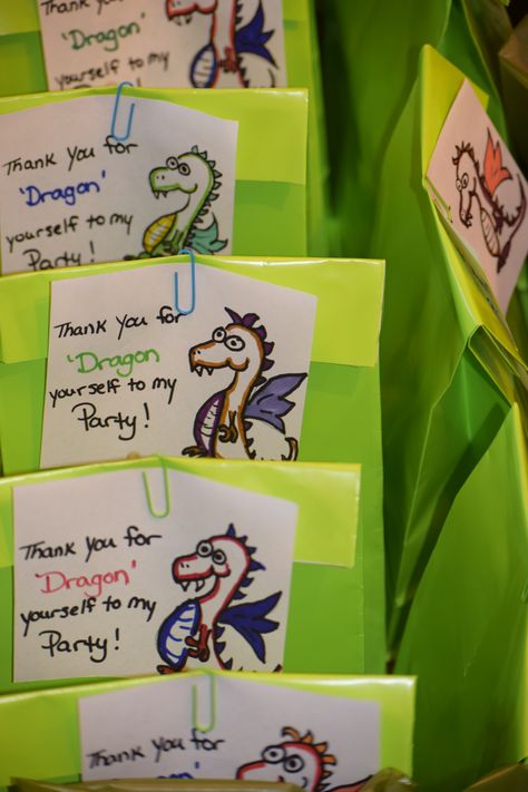 Dragon Party Bags, Dragon Tales Birthday Party, Dragon Party Ideas For Kids, Dragon Themed Food, Dragon Themed Baby Shower Ideas, Dragon Baby Shower Ideas, Dragon Birthday Party Ideas, Dragon Party Favors, Toothless Party