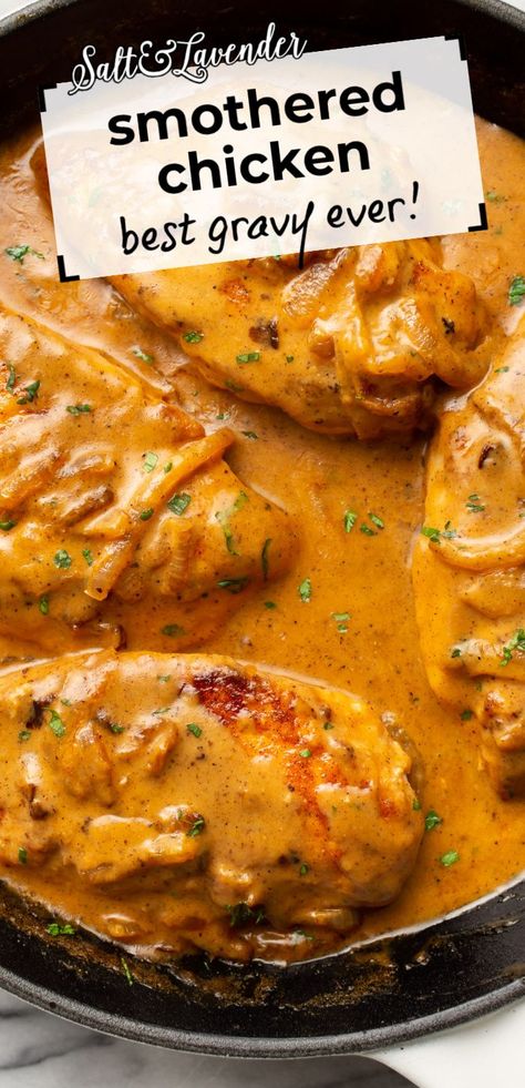 a cast iron skillet with chicken in sauce and text overlay that reads smothered chicken - best gravy ever! Easy Smothered Chicken, Smothered Chicken Recipes, Pork Chops And Gravy, Chicken Skillet Recipes, Smothered Chicken, Chicken Breast Recipes Easy, Stove Top Recipes, Chicken Gravy, Sauce For Chicken