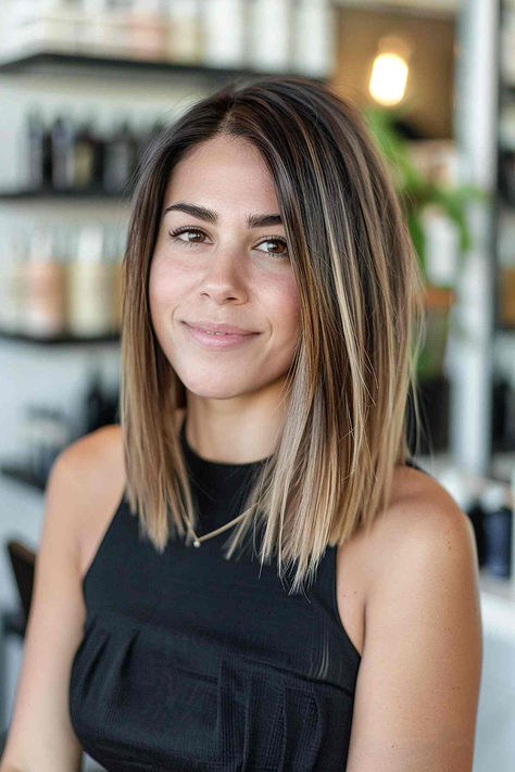 Woman with medium-length blunt haircut featuring a sleek finish. Clavicle Length Hair Straight, Cuts For Thick Hair, Longbob Hair, Mid Length Haircut, Medium Hairstyle, Frankie Sandford, Haircut 2024, Thick Hair Cuts, Haircuts For Medium Hair