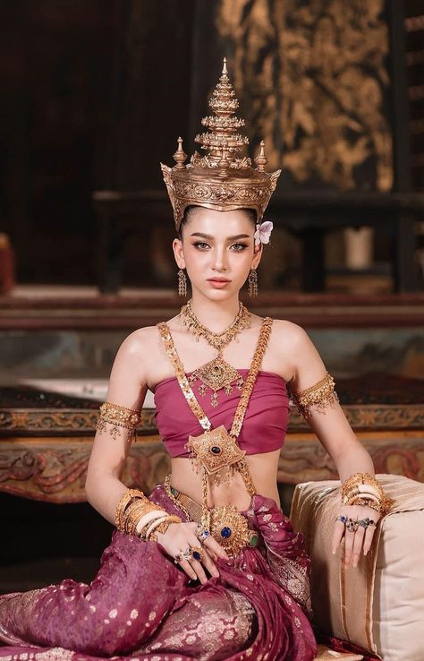 Myanmar Costume, Thai Outfits, Thailand Traditional Dress, Thai Traditional Clothing, Thailand Dress, Traditional Thai Clothing, Thai Fashion, Burmese Clothing, Thai Clothes