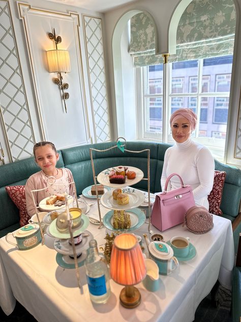 Fortnum & Mason afternoon tea in London with Kelly 25 😍😍😍 luxury lifestyle in London Afternoon Tea In London, Tea In London, Afternoon Tea London, Kelly 25, Rome Photo, Dinner Wear, Fortnum Mason, Love Luxury, Luxury Lifestyle Women