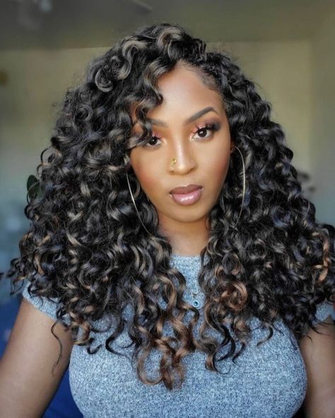 Crochet Weave Hairstyles, Crochet Braids Hairstyles Curls, Wavy Braids, Ocean Wave Crochet, Crochet Hair Styles Freetress, Ocean Wave Crochet Hair, Crochet Curls, Wave Crochet, Beach Curls