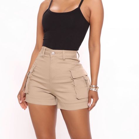 Cargo Shorts High Waist Button Zipper Closure Pockets Non Stretch 97% Cotton 3% Spandex Size 3xl Khaki Cargo Shorts Outfit Women, How To Style Cargo Shorts Women, Cargo Short Outfits Women, Khaki Shorts Outfit Aesthetic, Outfits With Cargo Shorts, Beige Shorts Outfits Women, Outfit Short Beige, Cargo Shorts Aesthetic, Outfits With Khaki Shorts