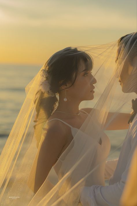 Photoshoot With Veil, Pre Wedding Beach Photoshoot, Veil Photoshoot, Sunset By The Sea, Prewedding Ideas, Sydney Beaches, Anniversary Shoot, Wedding Photo Studio, Photoshoot Idea