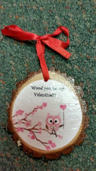 Valentines Artwork, Cookie Crafts, Wood Cookie, Wood Cookies, Cookie Craft, Wood Slice Crafts, Wood Slice Art, Wood Art Projects, Valentines Sign