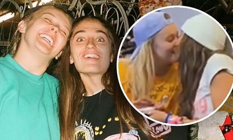 JoJo Siwa has a new girlfriend: TikTok star Avery Cyrus Avery Cyrus, Tiktok Star, New Girlfriend, Jojo Siwa, Social Media Stars, Kiss, Romance, Social Media, Stars