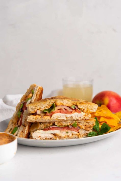 Panera Sandwiches, Chicken Panini, Panini Recipes Chicken, Panini Recipes, Sliced Tomato, Delicious Sandwiches, Cook Chicken Breast, Cooking Turkey, Chicken Sandwich