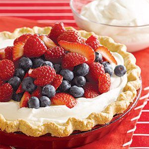 Berries are a dream team in this triple-decker dessert. Cool and sweet raspberry sorbet is the perfect topper to blackberry-studded ice cream. Berry Cream Pie, Blueberry Cream Pie, Berry Pie Recipe, Chocolate Cream Pie Recipe, Summer Pie, Easy Pie Recipes, Cream Pie Recipes, Berry Pie, Easy Pie