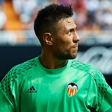 Diego Alves glad he stayed at Valencia despite Barcelona links Diego Alves, Soccer League, One Team, Valencia, This Summer, Barcelona, Polo Ralph Lauren, Men's Polo Shirt, Highlights