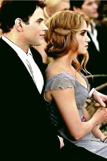 Emmet And Rosalie, Emmett And Rosalie, Rosalie And Emmett, Twilight Wedding, Rosalie Hale, Twilight Cast, Team Jacob, Twilight Breaking Dawn, Twilight New Moon