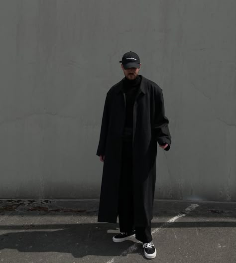 Korea Outfit Men, Black Overcoat Men Outfit, Casual Mens Style, Trench Coat Fits, Man Ootd, Black Coat Outfit, Korea Outfit, Japan Fits, Boho Street Style