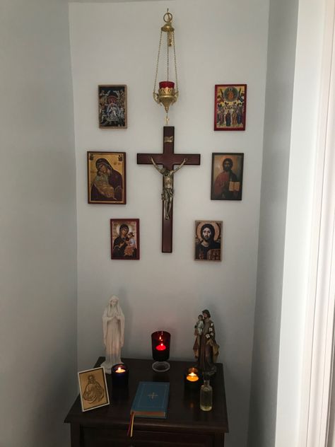 Home Altar Catholic, Catholic Altar, Prayer Closet, Catholic Decor, Prayer Corner, Prayer Wall, Home Altar, Biblical Art, Prayer Room