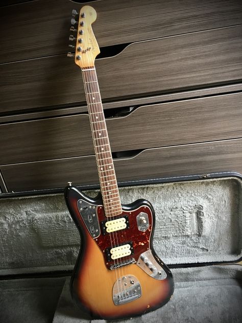 Fender Jaguar Aesthetic, Kurt Cobain Jaguar, Kurt Cobain Signature, Electric Guitar And Amp, Guitar Obsession, Pedal Board, Stringed Instruments, Fender Jaguar, String Instruments