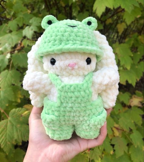 Crochet Rabbit Free Pattern, Chunky Yarn Crochet Pattern, Knitting Bag Pattern, Knit Top Patterns, Knit Rug, Easy Crochet Animals, Knit Cardigan Pattern, Crochet Frog, Bunny Pattern