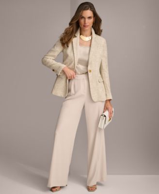 Discover chic women's style tips, outfit ideas, and how to create a timeless wardrobe that’s both fashionable and practical. Cream Blazers For Women Outfits, Pant Suits For Women Business Classy, Ladies Pants Suits Classy, Pant Suits For Women Prom, Women’s Business Attire, Pants Suits For Women Chic, Pant Suits For Women Business, Power Dressing Women, Women's Pant Suits