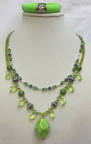 Necklace Plastic Beads Green Purple Double Strand & 4 Section Bracelet | eBay Green Bar, Strung Beads, Long Beaded Necklace, Bead Stitching, Pretty Bracelets, Bead Jewellery, Plastic Beads, Green Bead, Multi Strand