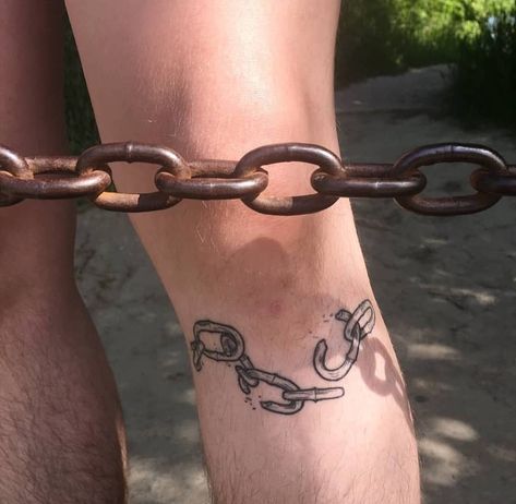 broken chain tattoo Chain Knee Tattoo, Breaking Chains Tattoo, Rotten Tattoo, Ryan Tattoo, Tattoo Chain, Chain Tattoo, Anklet Tattoos, Elbow Tattoos, Arm Band Tattoo