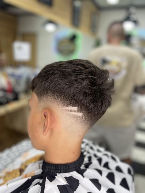 Barbershop Haircut, Burst Fade, Barber Haircut, 200 Followers, Cute Haircuts, Shaving Brushes, Fade Styles, Hair Tattoos, Haircut Hairstyle