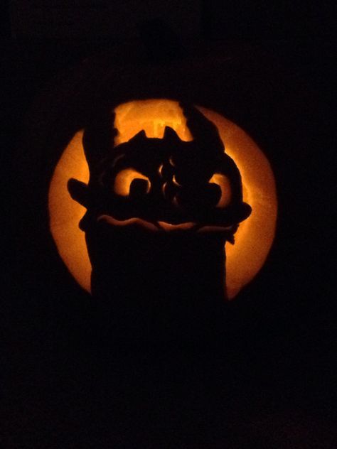 Toothless Dragon Pumpkin Carving, Intricate Pumpkin Carving Stencils, Httyd Pumpkin Carving, How To Train Your Dragon Pumpkin, Toothless Dragon Pumpkin, Percy Jackson Pumpkin Carving, Toothless Pumpkin Carving, Fnaf Pumpkin Carving, Unique Pumpkin Carving Ideas Creative