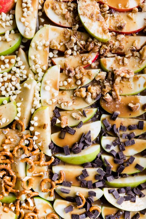 Easy Sheet Pan Caramel Apples (Dairy Free!) - Fresh Water Peaches Chocolate Orange Truffles Recipe, Orange Truffles Recipe, Chocolate Orange Truffles, Curry With Vegetables, Orange Truffles, Caramel Apple Slices, Healthy Dark Chocolate, Apple Nachos, Dark Chocolate Orange