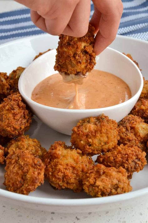 Mushrooms Appetizers, Fried Mushrooms Recipe, Delish Appetizers, Battered Mushrooms, Deep Fried Mushrooms, Mushrooms Fried, Mushroom Ideas, Fried Mushroom Recipes, Breaded Mushrooms